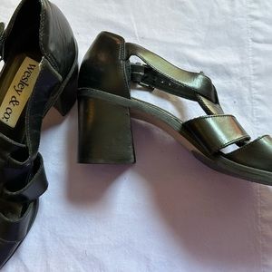 Wesley & Co. black leather Sandals